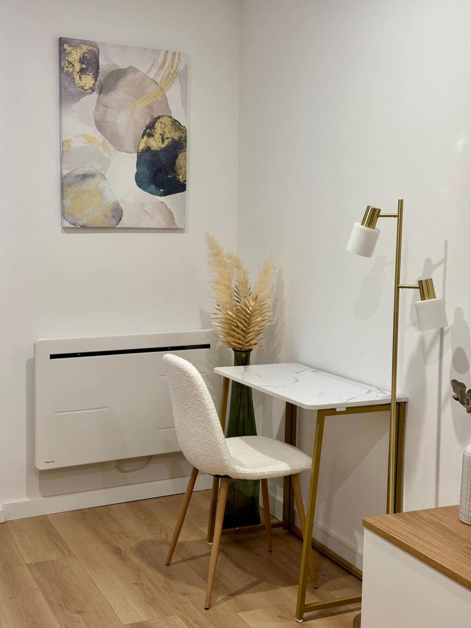 Au Golden Duplex - Centre - Clim - Parking Apartment Нарбон Екстериор снимка